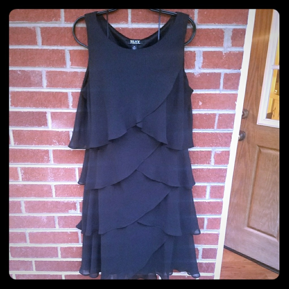 Gatsby-like black layered dress